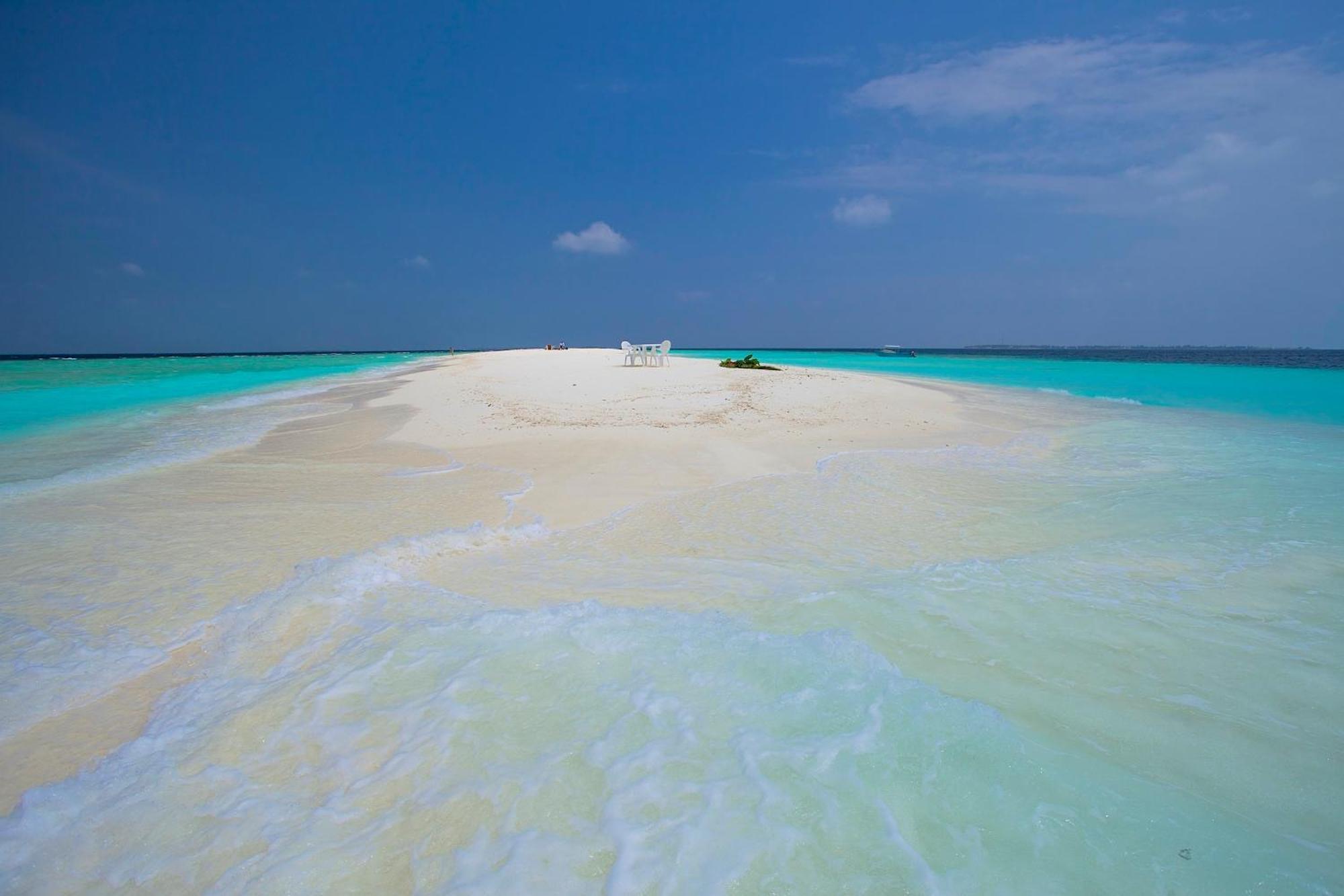 Kaani Beach Hotel Maafushi Exterior photo